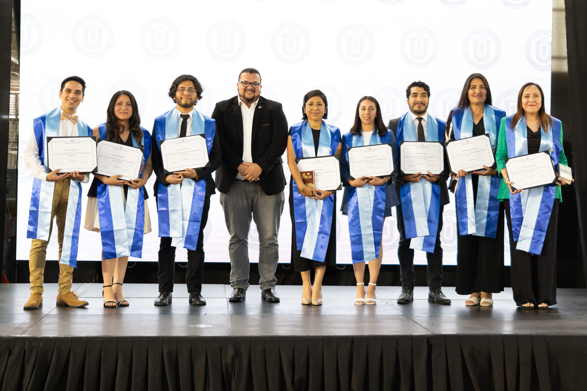 Ceremonia de Graduación 2024 Programas de Magíster - Universidad ...