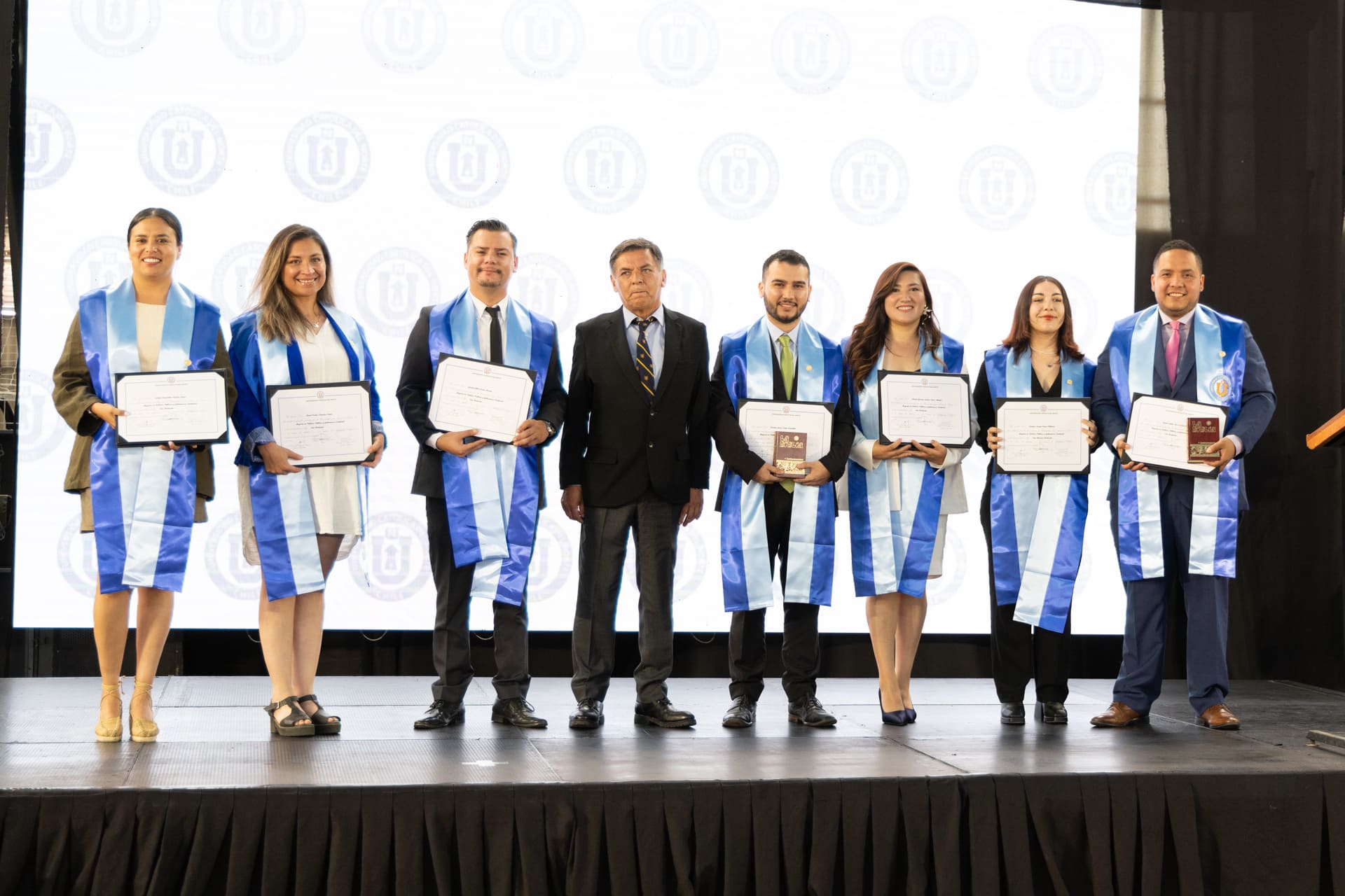 Ceremonia de Graduación 2024 Programas de Magíster - Universidad ...